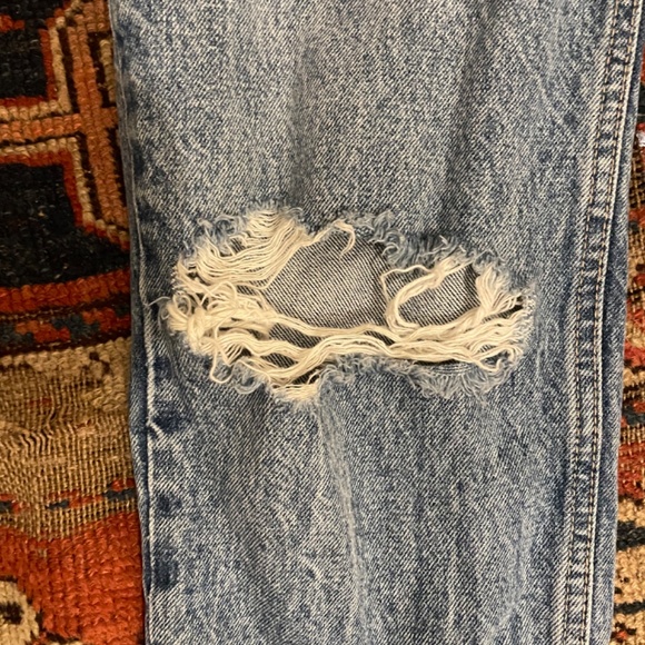 Zara high-waisted distressed jean size 4 - Picture 5 of 10